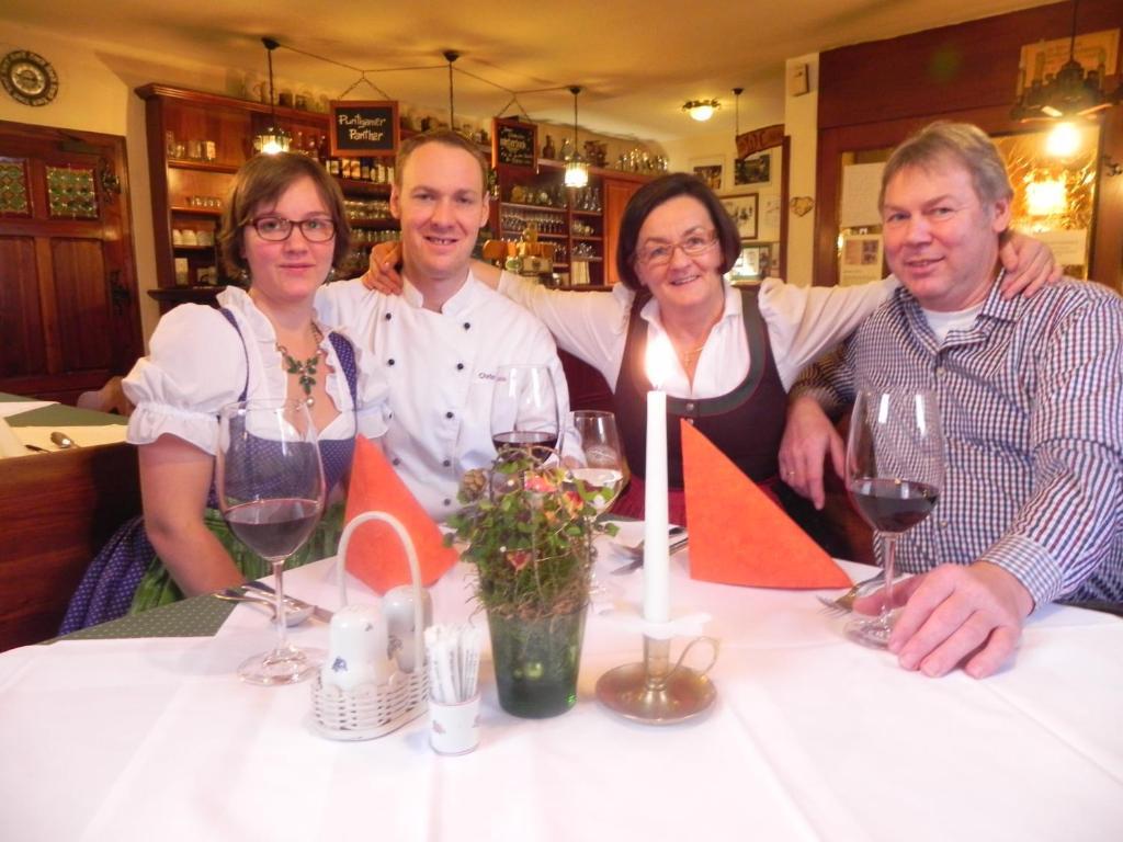 Gasthof Gruener Baum เคียร์ชแบร์ก อัม เวคเซล ภายนอก รูปภาพ